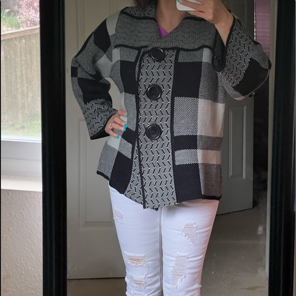 Willow/Jacket button gray and black jackets. Size XL large - Picture 3 of 8